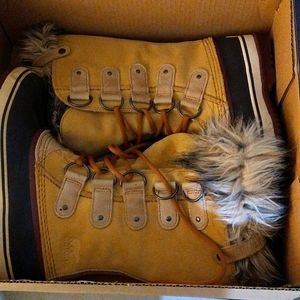 Joan of Artic Sorel Boots sz 8